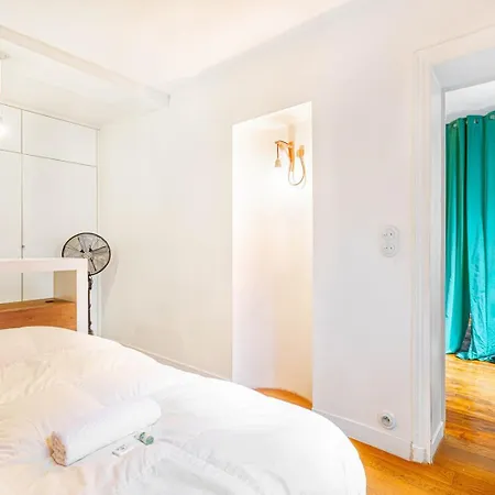 Daire Guestready - Retro Design In The 11th Arr. *