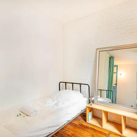 Daire Guestready - Retro Design In The 11th Arr. Paris